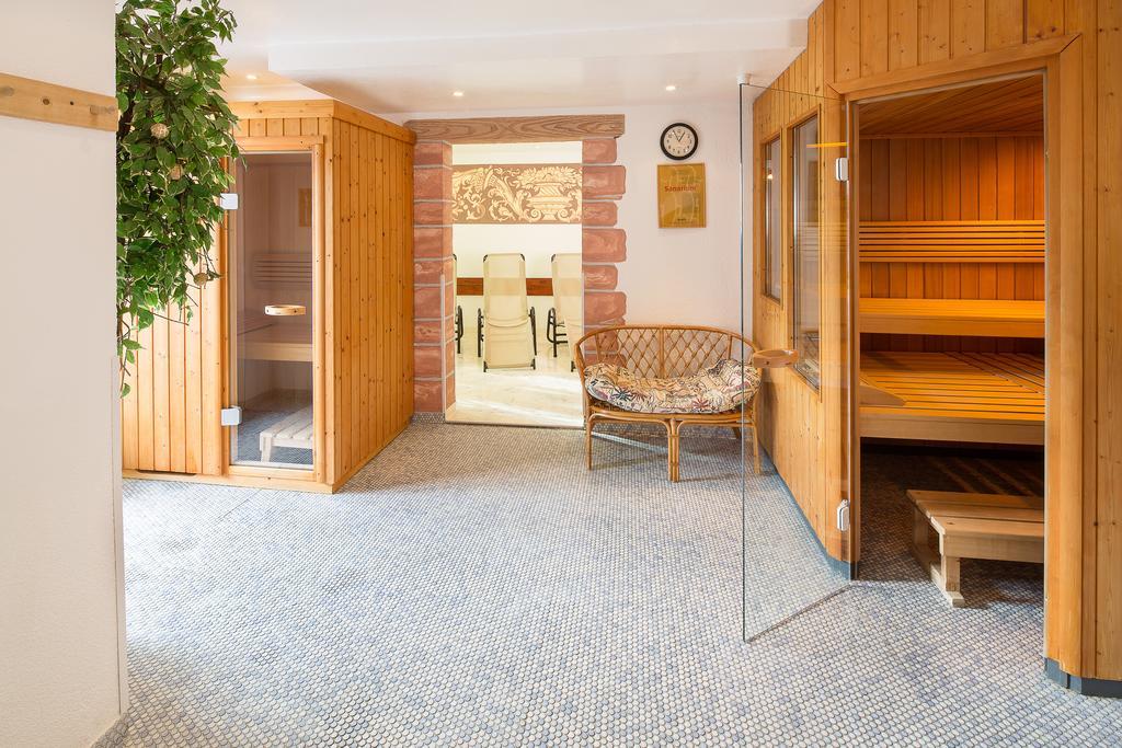 Hotel Neue Burg ناودرس المظهر الخارجي الصورة