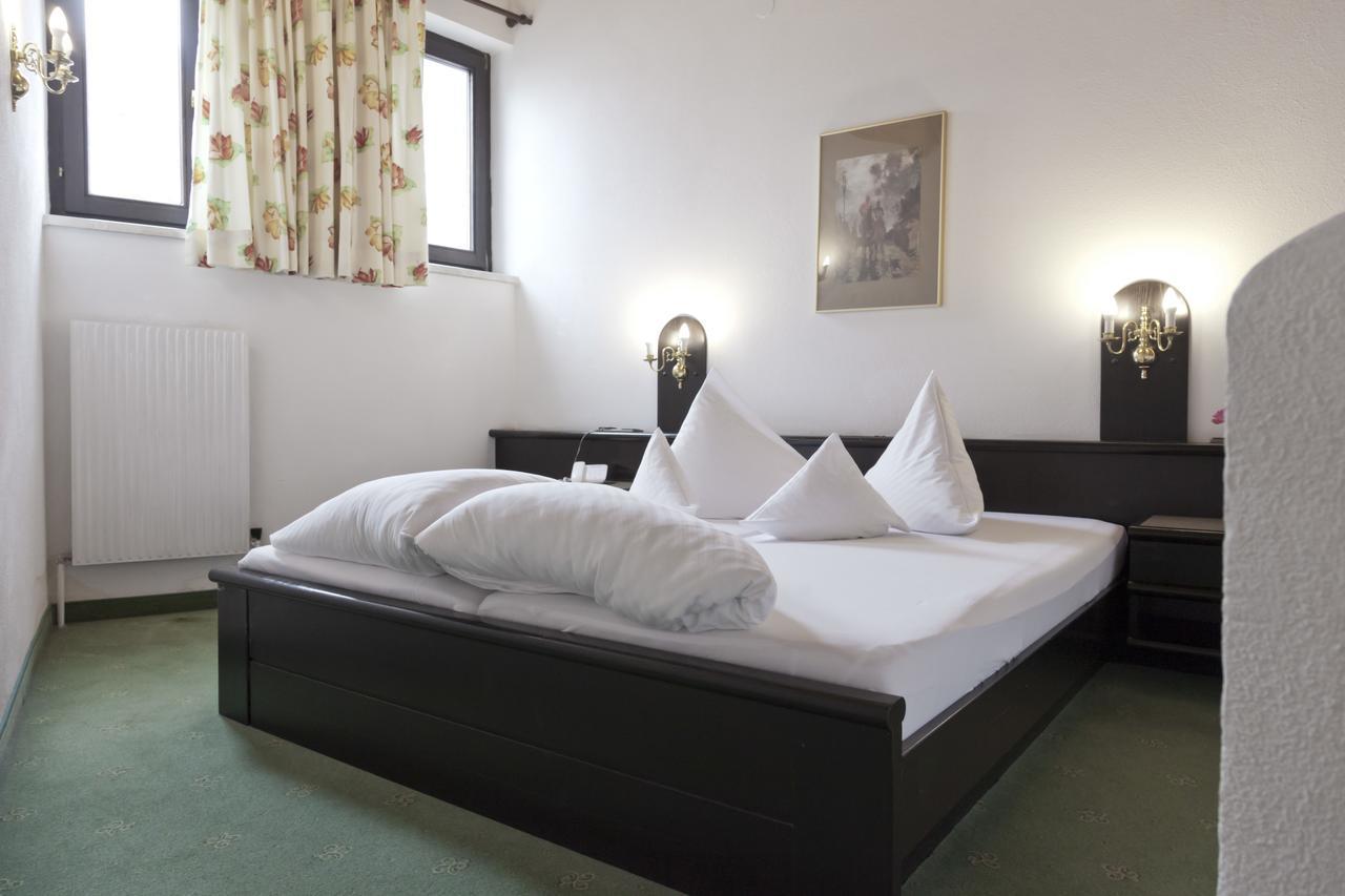 Hotel Neue Burg ناودرس المظهر الخارجي الصورة